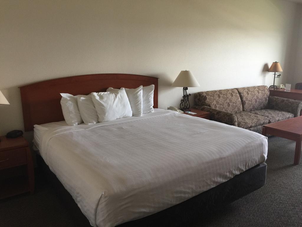 River Lodge And Cabins Boardman الغرفة الصورة